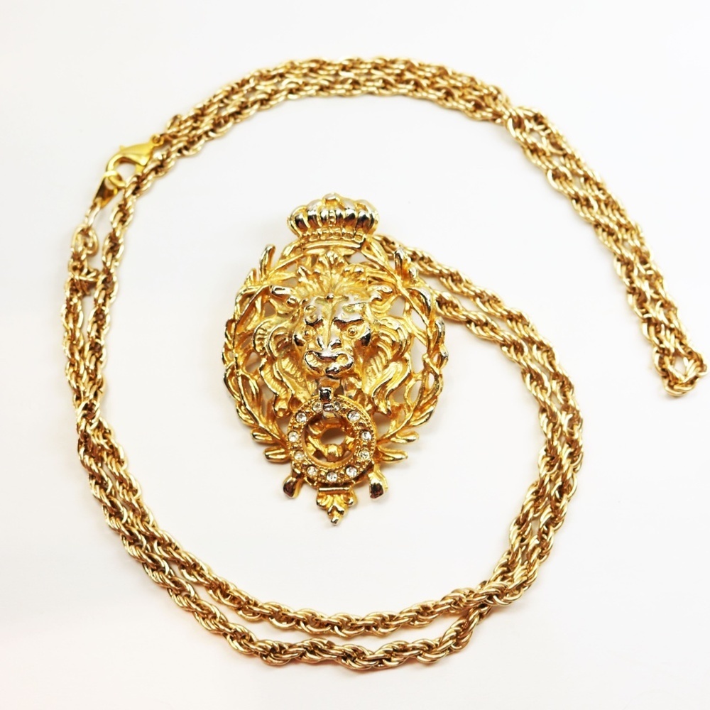 Lion's Head Doorknocker Necklace - Picture 8 of 8
